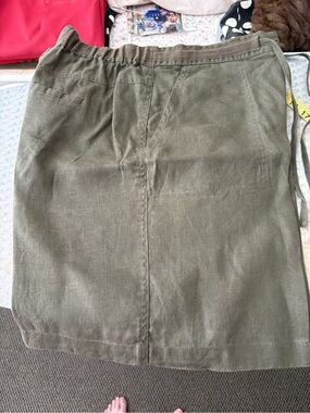 Orvis linen Olive Green Womens Drawstring shorts
